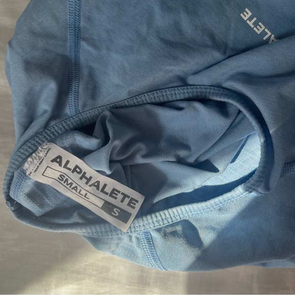 Alphalete Athletics Crop Top - Picture 3 of 3